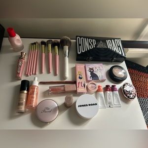 Makeup bundle